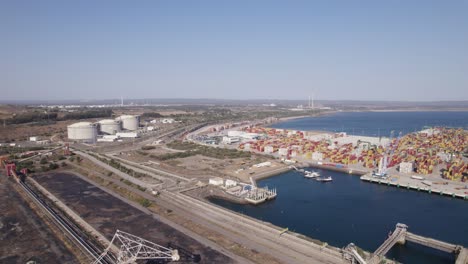 terminal de contenedores, puerto internacional de sines, portugal, órbita aérea