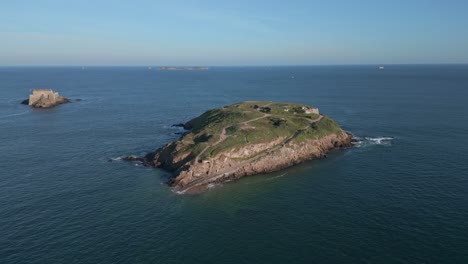 Grand-Be-and-Petit-Be-islands-in-Saint-Malo,-Brittany,-France