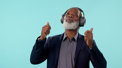 Senior,-black-man-with-headphones-and-music