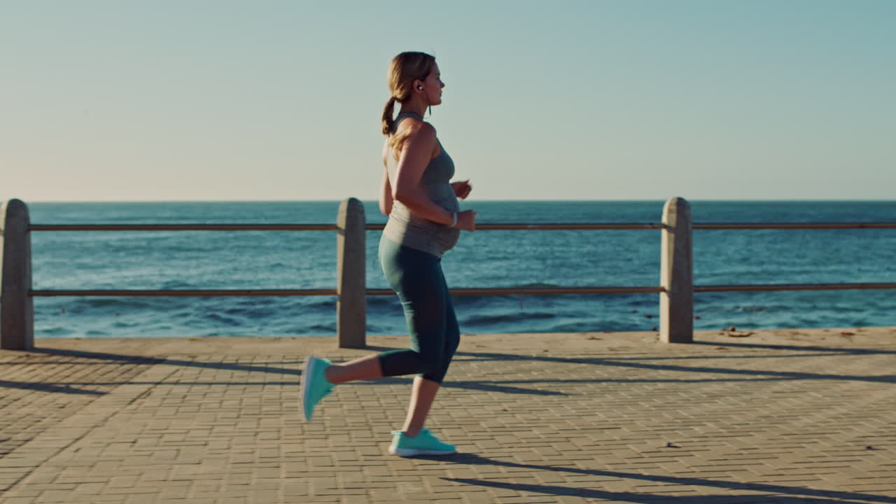Pregnancy fitness, sea running
