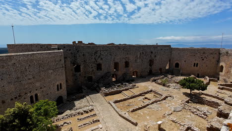 Defensive-walls-of-Chlemoutsi-Castle-in-Greece-on-sunny-day