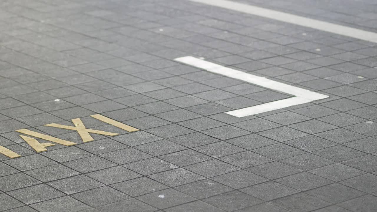 Taxi road marking