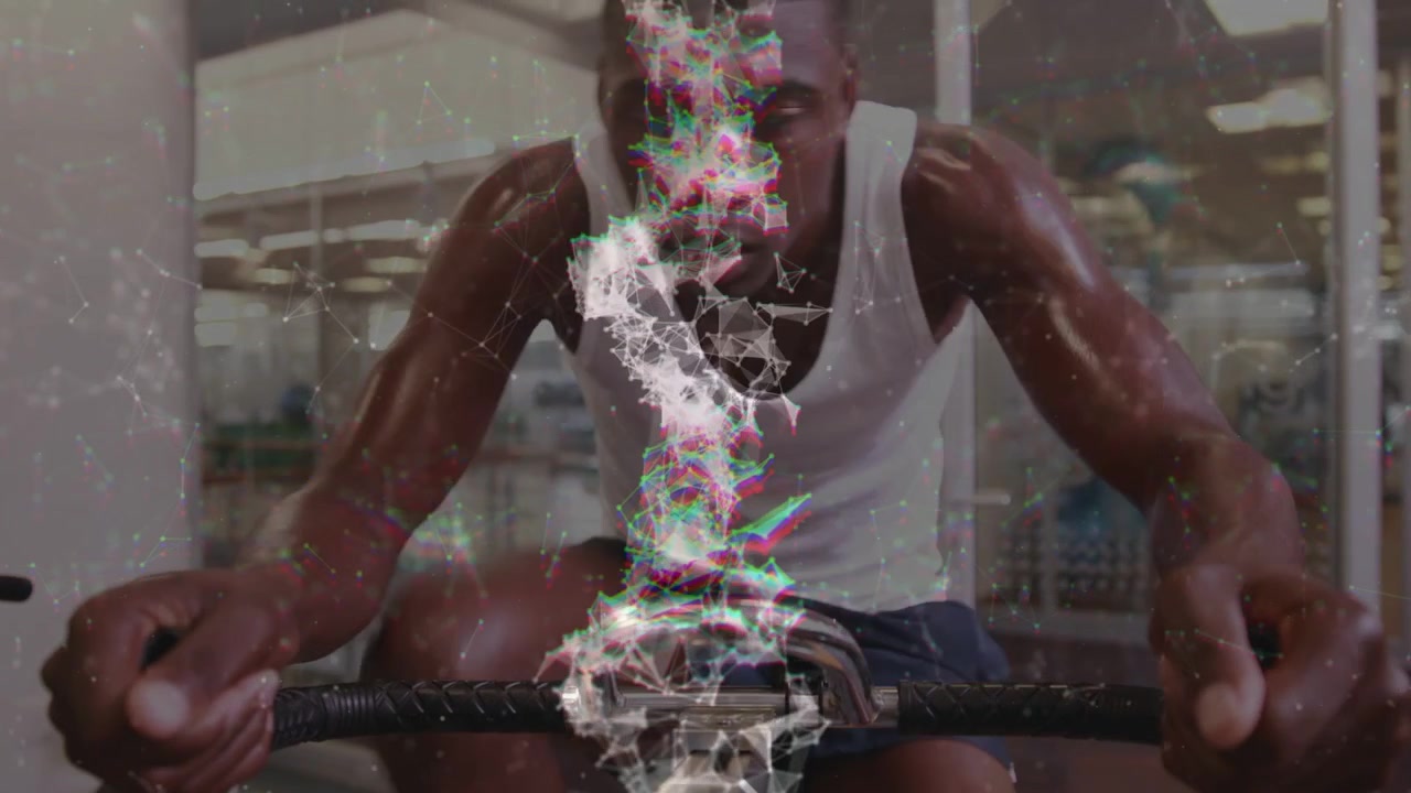 Uomo che afferra le sbarre e inizia la spinta, che rema su un vogatore, glitch verticale che allinea il busto per il fitness.