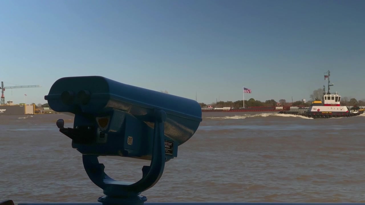 Binocolo a lungo raggio sul fiume Mississippi