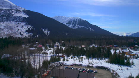 Wunderschöne-Berge-In-Girdwood,-Alaska.-4k-Drohne