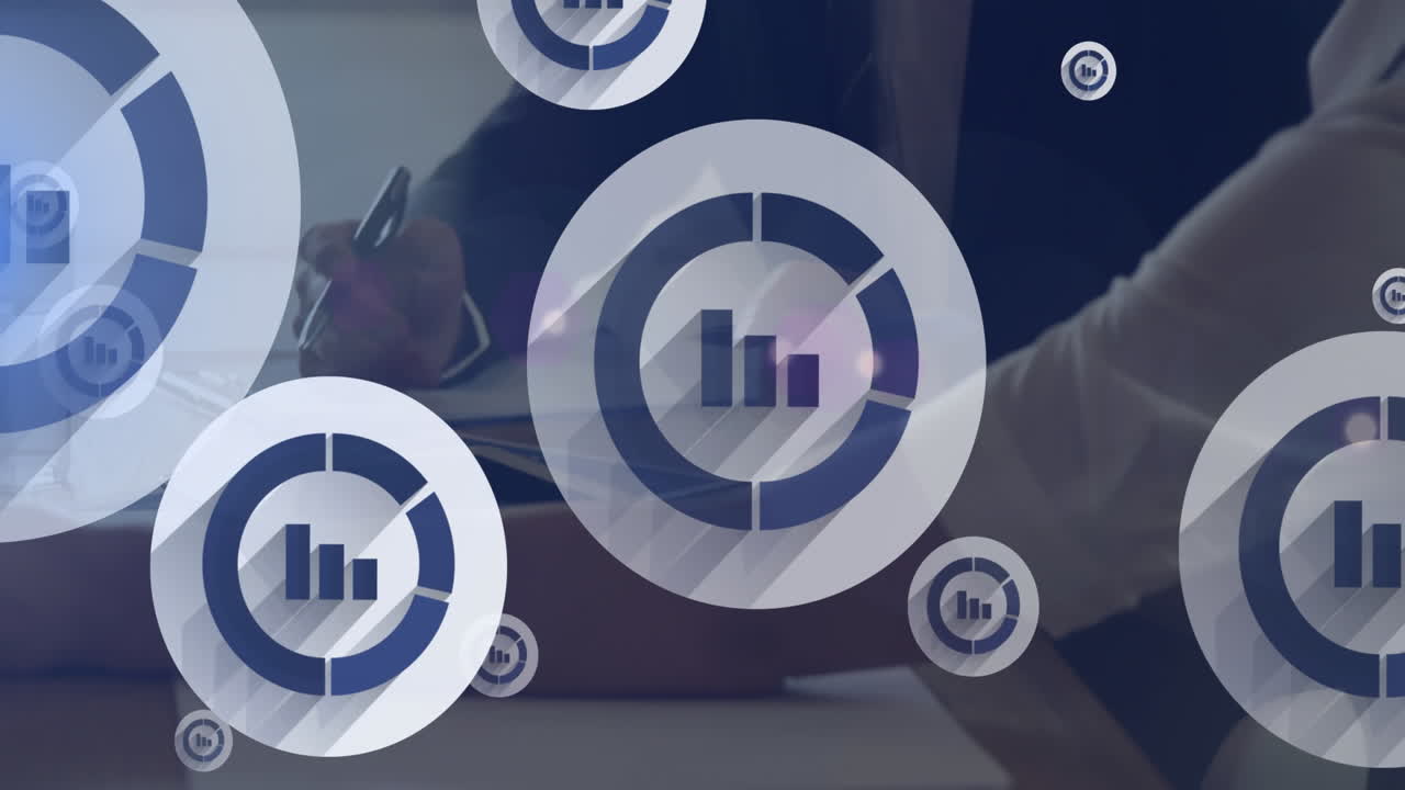 iconos digitales flotando contra la sección media de un hombre de negocios y una mujer de negocios discutiendo en la oficina