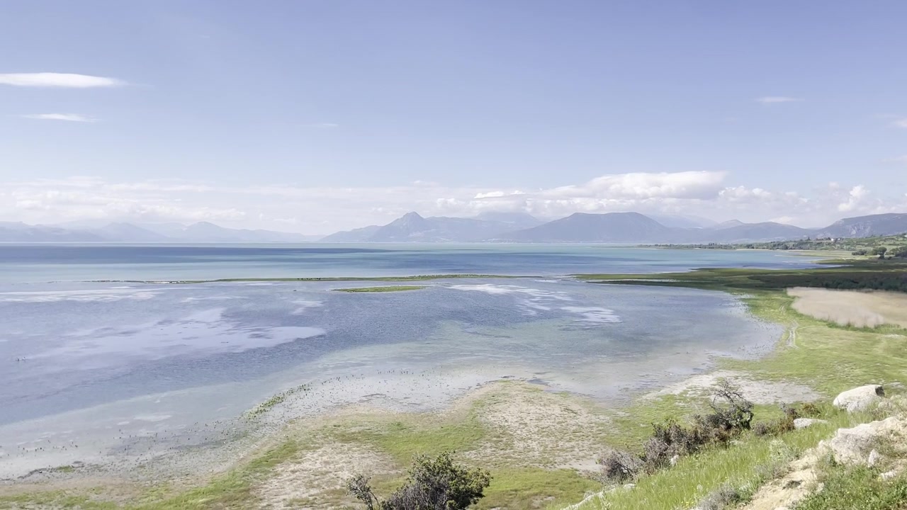 Lac Egirdir Turquie Eau turquoise Paysage montagneux Littoral Eau douce Nature Vue sur les zones humides