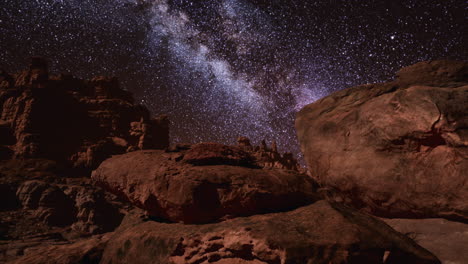 amazing-Milky-way-over-Monument-Valley