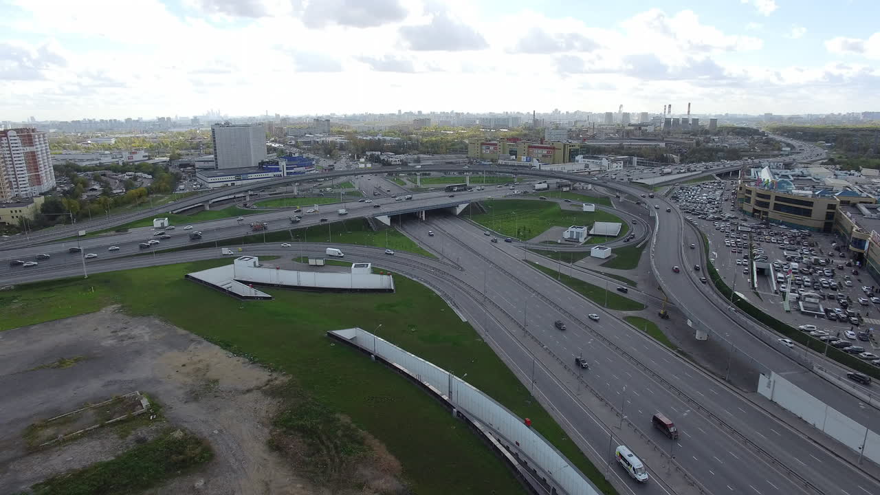 autopista de moscú con cruces vista aérea