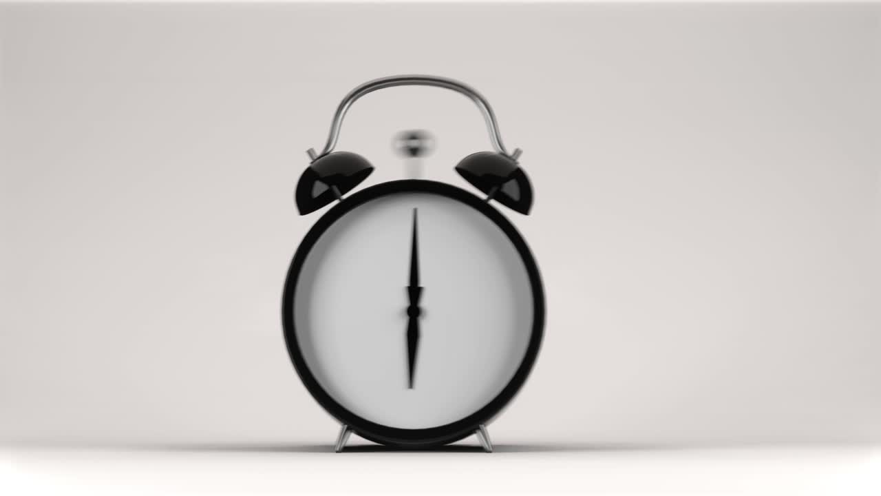 알람 시계는 밤에 시간을 계산하고 아침에 울립니다. 색 배경. 잠자리 시간. 생물학적 수면 시계 개념.