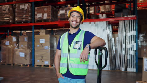 trabajador de almacén en un centro de distribución