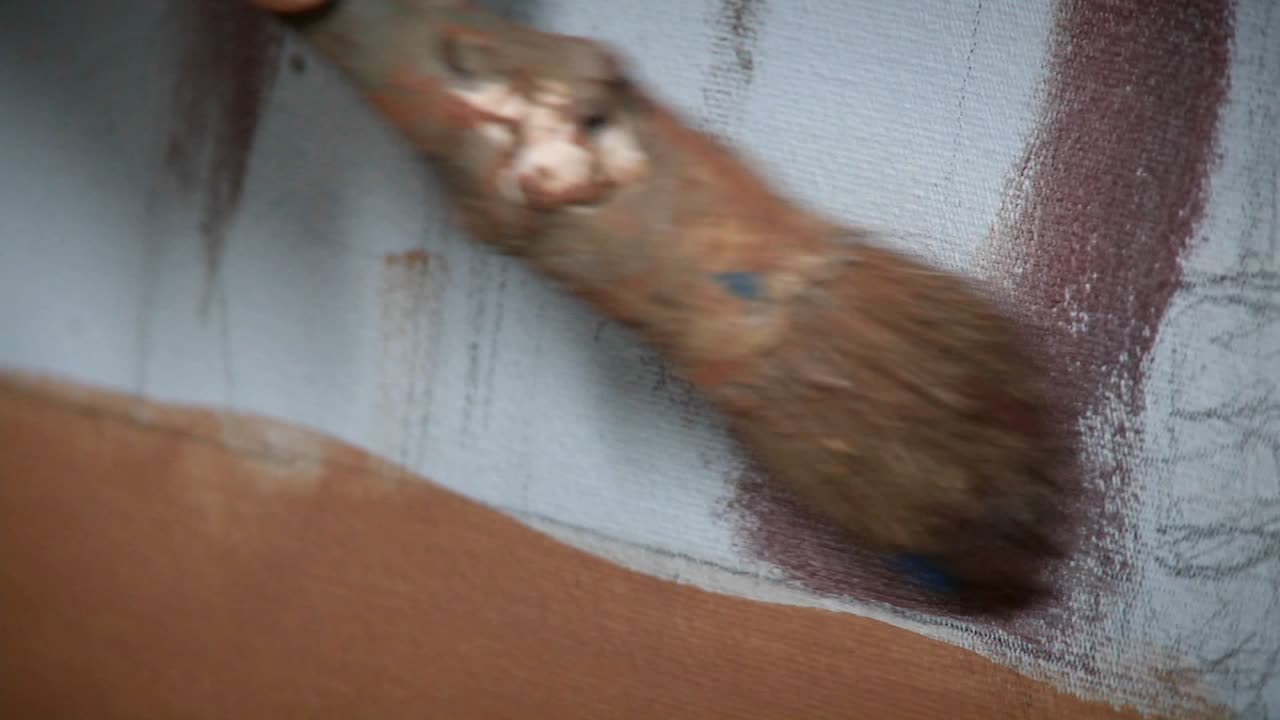 화가는 캔버스에 그림을 그린다