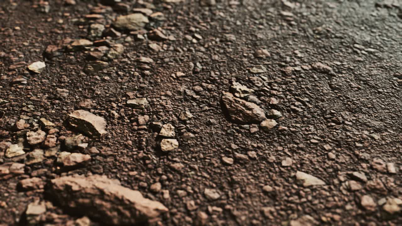 더러운 지상 도로의 클로즈업