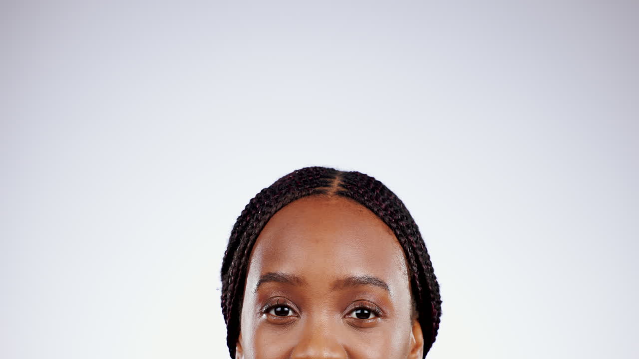 глаза, мышление и лицо женщины с сомнениями