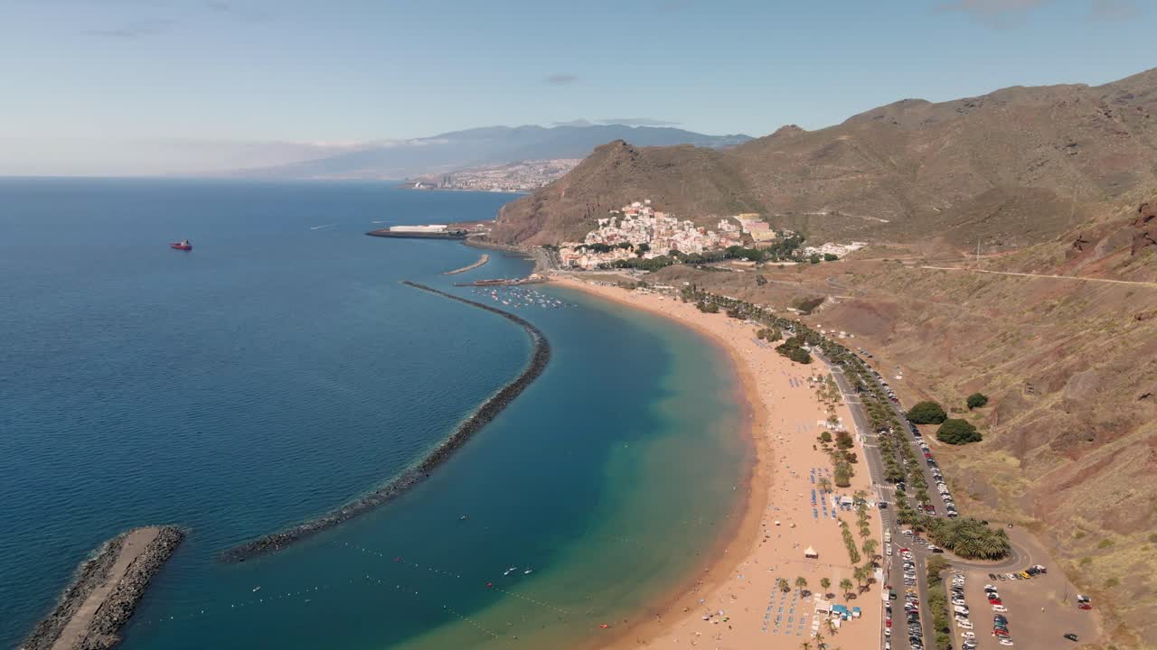 playa las teresitas en las islas canarias desde el mirador los organos en santa cruz de tenerife 4k60 fps