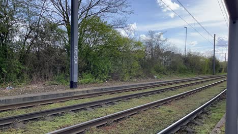 Leere-Straßenbahnschiene-Bei-Gutem-Wetter