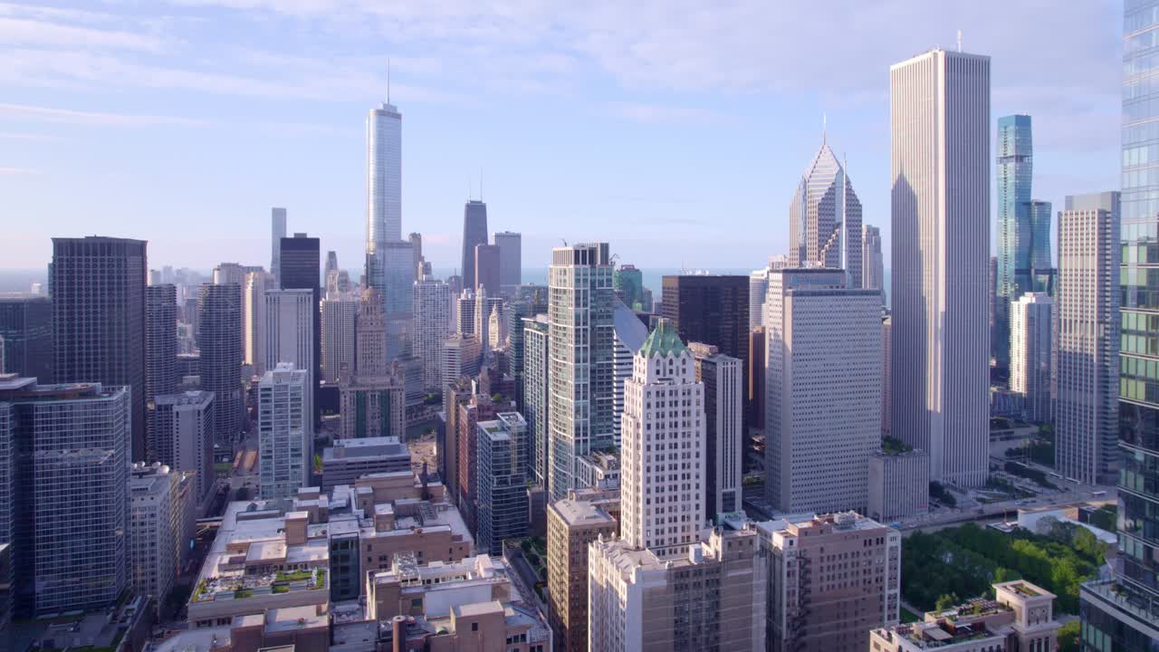 Explore the impressive architecture and vibrant city life of Chicago with captivating drone footage.
