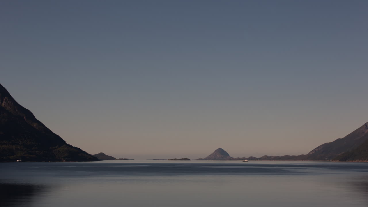 노르웨이 해변 맑은 하늘 02