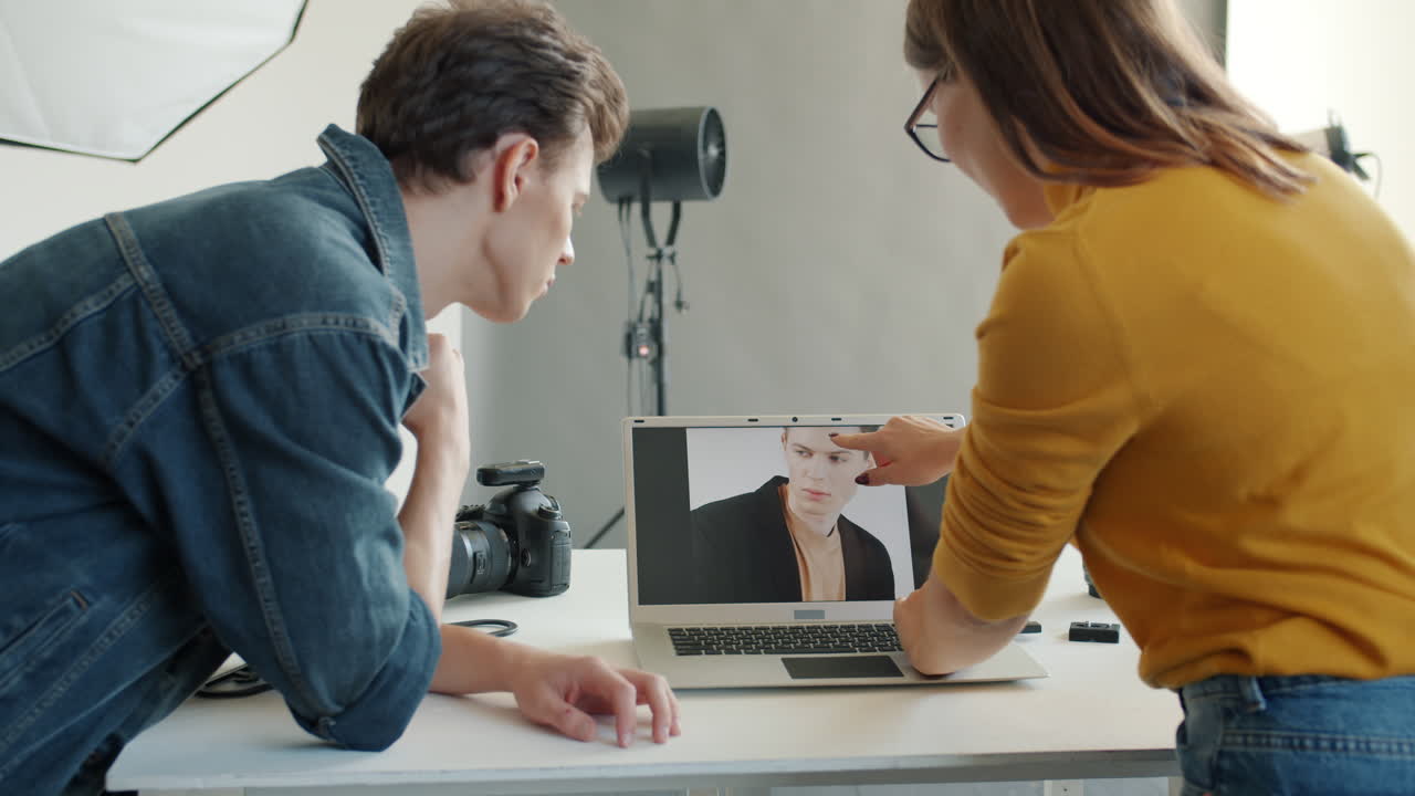 Photo Shoot Feedback Session