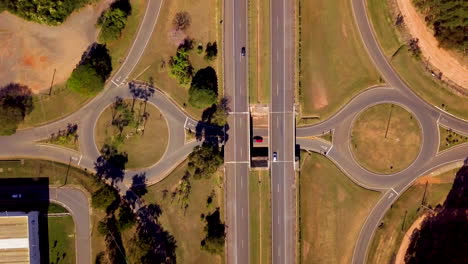 Antena-De-Intercambio-De-Carreteras-Con-Rotondas