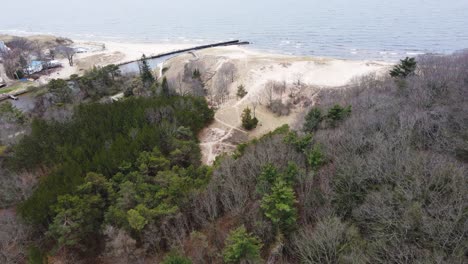 Descenso-Hacia-Adelante-En-El-Parque-Del-Puerto-Del-Lago