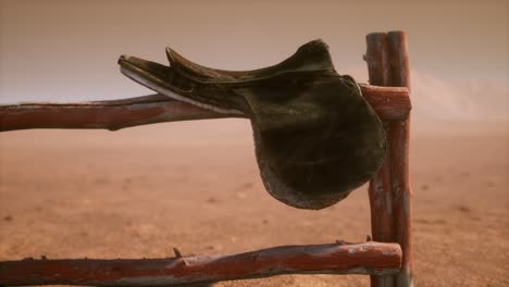 Horse-Saddle-on-the-Fence-in-Monument-Valley