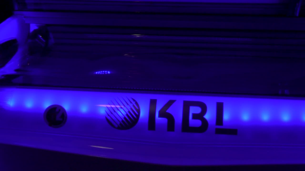 KBL High-End Quality Tanning Bed With Blue Light Lamp - Left To Right Pan