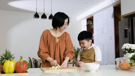 Woman-cutting-bananas.