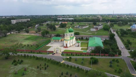 iglesia de san nicolás en el terraplén del danubio en izmayil vista aérea