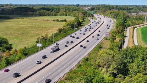 Tráfico-De-La-Autopista-Lexington-En-La-Interestatal-64-En-Kentucky