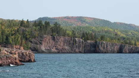 Lake-Superior-Shovel-Point-Vista-En-Una-Mañana-Soleada