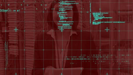 animación de procesamiento de datos y mujer caucásica con tableta sobre servidores