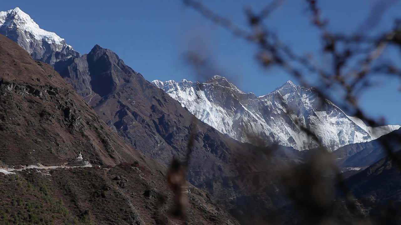 deslizarse revelando estupa dingboche everest y lhotse