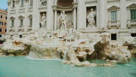 Trevi-Brunnen-In-Rom