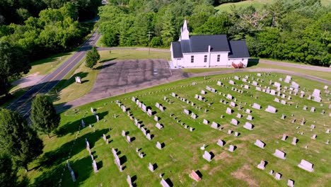 Luftstoß-über-Der-Quant-Kirche-In-Der-Nähe-Von-Fries,-Virginia