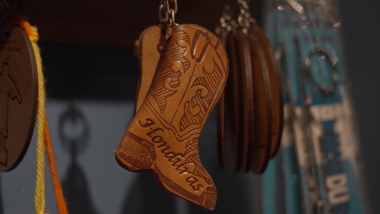 Handmade Honduran folk art, artisan gifts, cultural heritage tourism