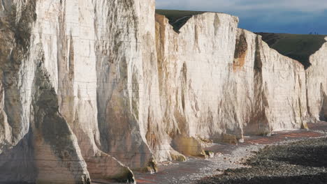 Tight-aerial-slider-shot-along-the-seven-sisters-chalk-cliffs