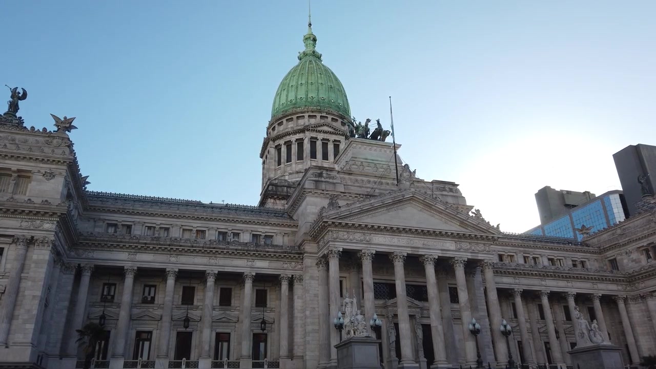 Plano de establecimiento del Congreso Nacional de Argentina, Cúpula del Palacio de Buenos Aires y Arquitectura Neoclásica al Atardecer.
