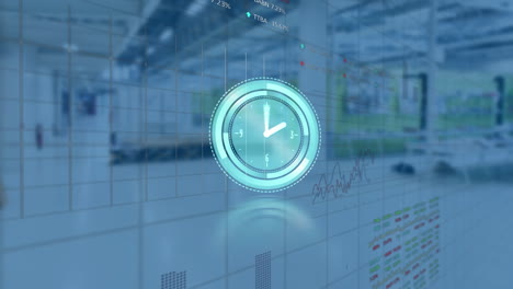 animación de reloj móvil y procesamiento de datos diversos en el fondo de la oficina