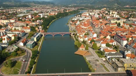 volando el dron sobre maribor, eslovenia