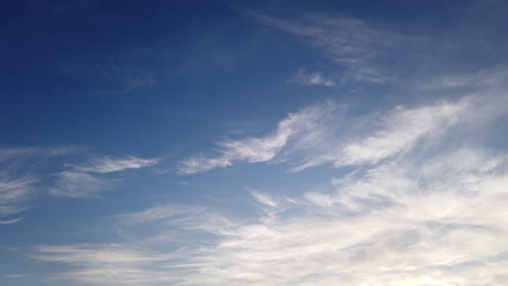 4K-Zeitraffer,-Schöner-Himmel-Mit-Wolkenhintergrund,-Himmel-Mit-Wolken,-Wetter,-Naturwolkenblau,-Blauer-Himmel-Mit-Wolken