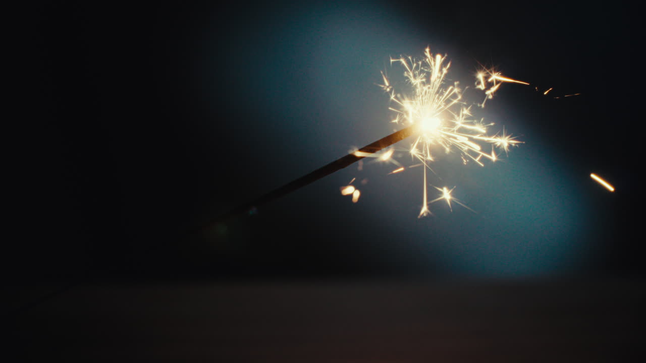 A sparkler burn in the dark room