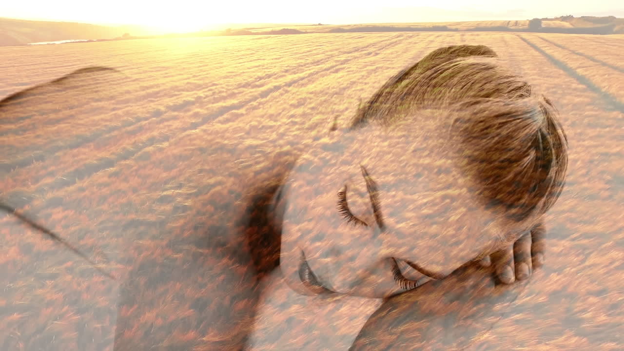 아름다운 금발 여성들이 스파에서 휴식을 취하고  ⁇ 의 공중 전망