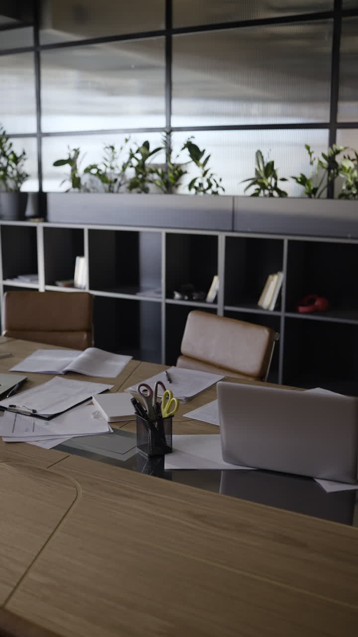 sala de reuniones de oficina moderna