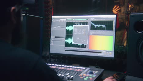 producción musical en un estudio de grabación
