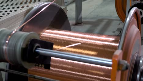 producción de alambre de cobre, el cable de cobre se enrolla fuera de la bobina