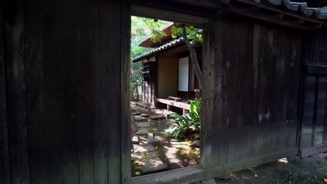 the traditional constructions of the edo period (1603-1868) were characterized by the use entirely of wood and fittings for their construction. carpenters were considered great masters of their art.
