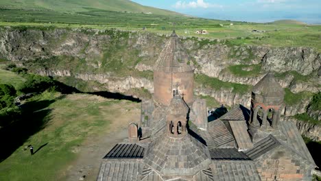 4k-High-definition-drone-video-of-the-beautiful-Saghmosavank-church--Armenia