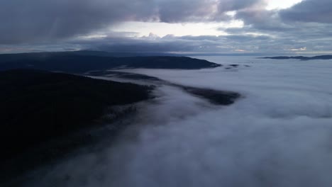 Descenso-Lento-Por-Encima-De-Las-Nubes-En-Chile