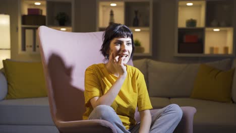 mujer joven y loca. paciente mental.